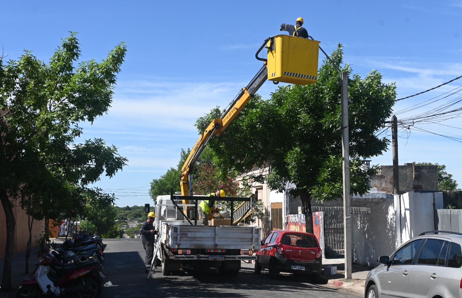 Reposición de líneas de alimentación eléctrica