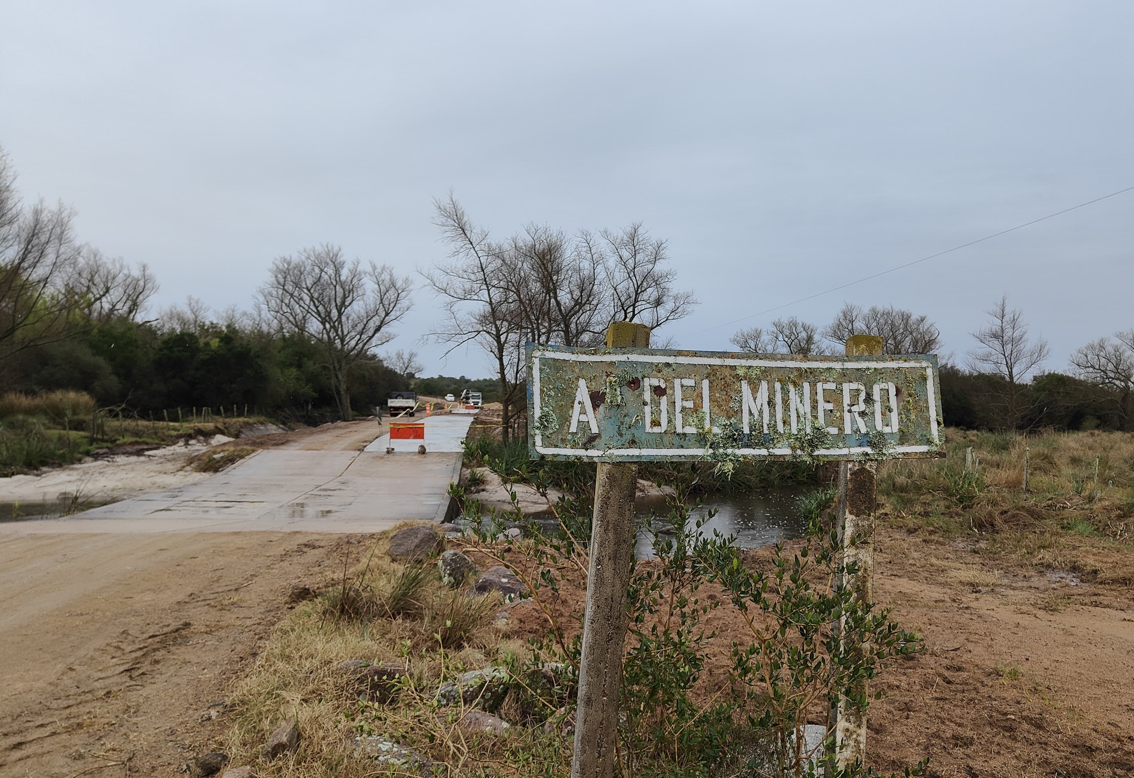 Reconstrucción del puente sobre el arroyo “del Minero”